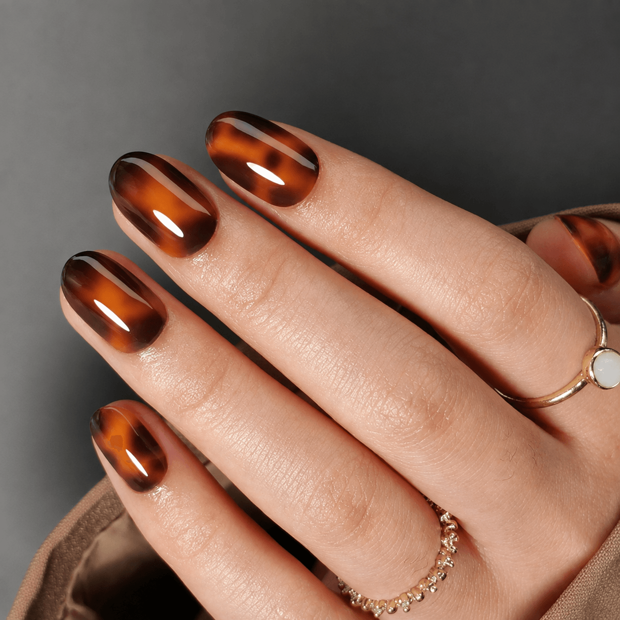 Shell Yeah — oval, short